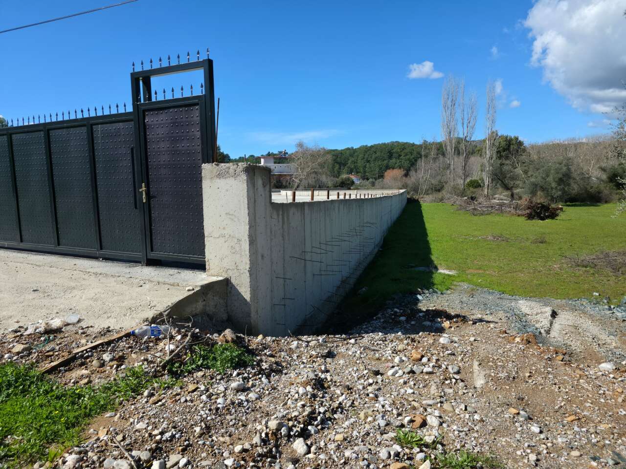 CHP’den Seydikemer’de Zeytinlik İddiası: “Tarım Arazisine Beton mu Döküldü?” 2